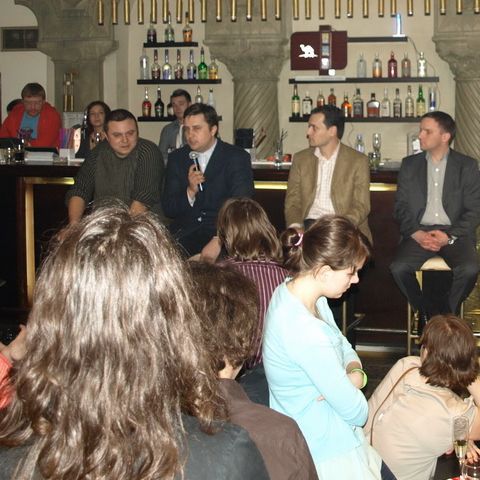 Digi Cafe aduce la masa dezbaterilor clienţii, agenţiile de media, specialiştii în publicitate online şi reprezentanţii Google