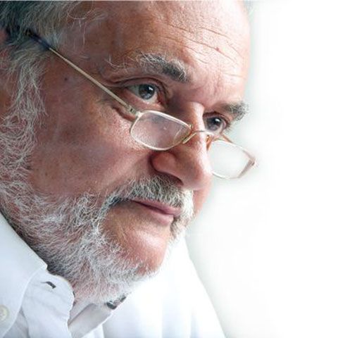 Patriciu arată statului cum să faca rost de bani: De ce nu vindeţi clădirile pentru a aduce miliarde la buget?