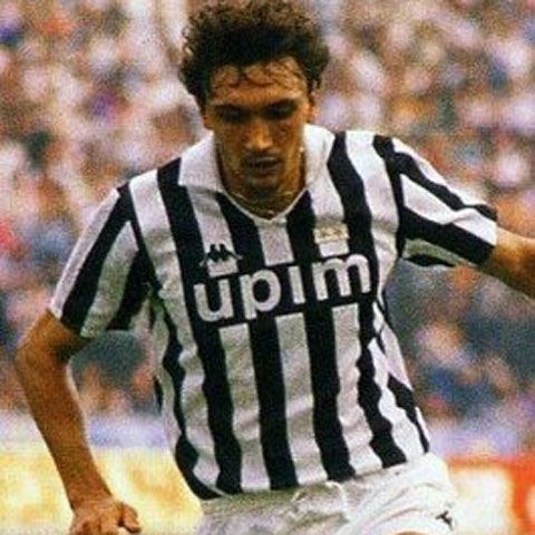 Antrenorul lui Dinamo, cel mai dur jucător din Italia!