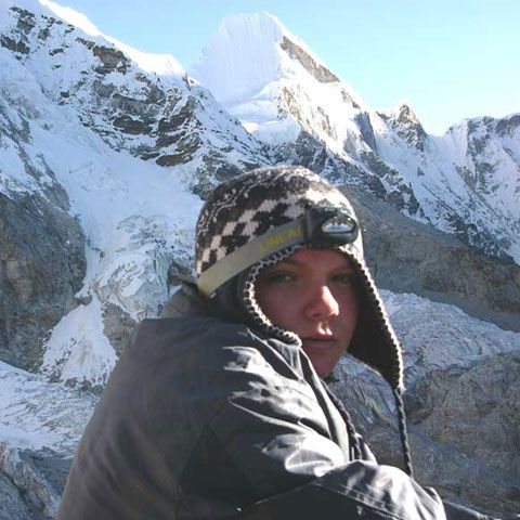 Crina Popescu, cea mai tânără alpinistă care a atins cel mai înalt vârf al Africii, îşi povesteşte experienţa la Sport pe NET