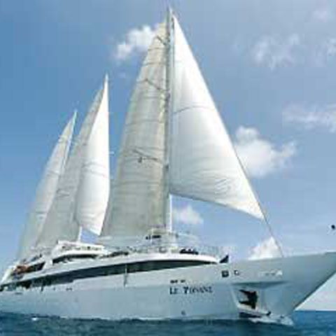 Companii de lux din Rusia oferă croaziere cu nave bine înarmate în zona coastelor Somaliei