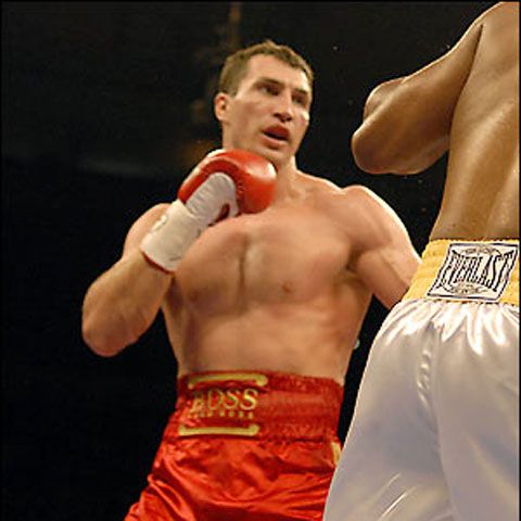 Box - Vitali Kliciko şi Nikolai Valuev vor lupta pentru unificarea centurilor WBA şi WBC