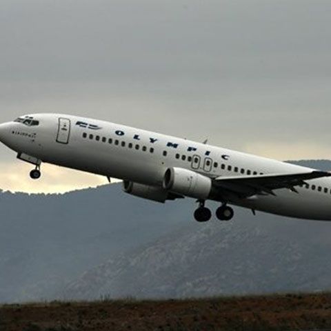 O grevă a controlorilor de trafic aerian greci a perturbat joi zborurile, inclusiv spre România