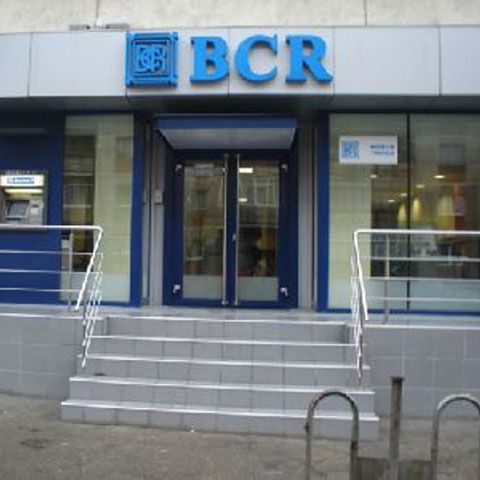 BCR dă doar credite în euro pentru Prima Casă şi alocă un sfert din sumă pentru case în construcţie