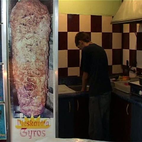 Controalele în Complexul Studenţesc din Timişoara au găsit zeci de nereguli la fast-food-uri