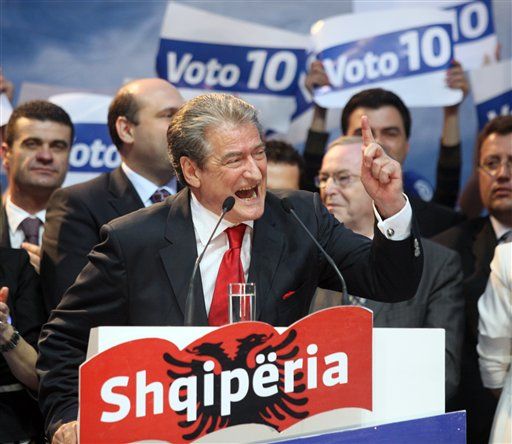 Albanezii votează într-un scrutin legislativ urmărit cu atenţie la Bruxelles