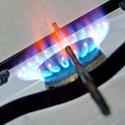 Luna iulie aduce ieftiniri şi scumpiri