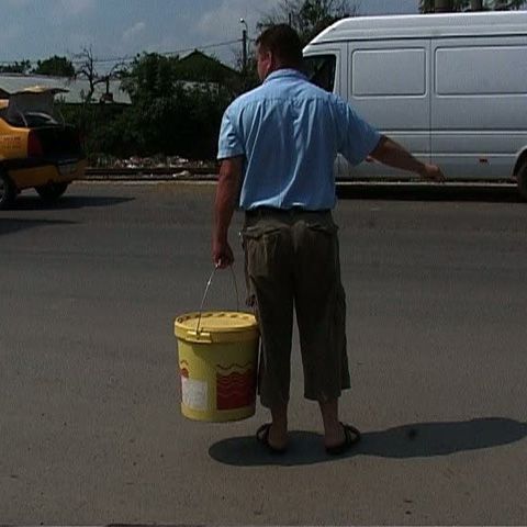 Târg improvizat pe centura Capitalei