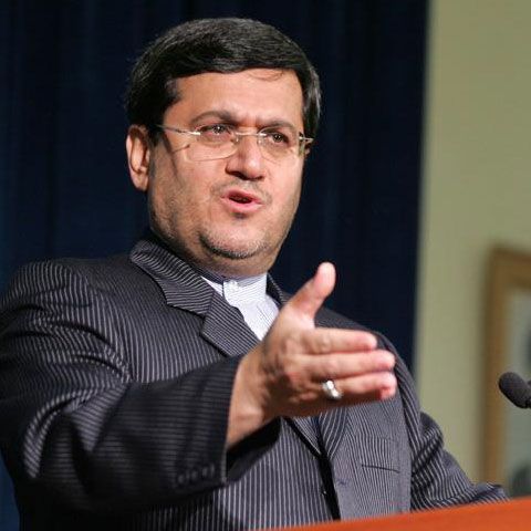  Teheranul anunţă eliberarea a cinci dintre cei nouă angajaţi ai ambasadei britanice arestaţi