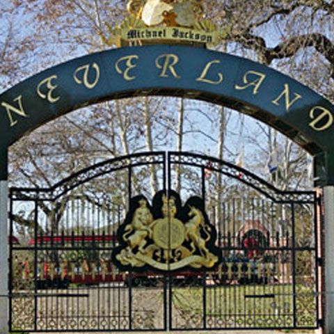 Trupul neînsufleţit al lui Michael Jackson va fi dus la Neverland. Înmormântarea va avea loc duminică