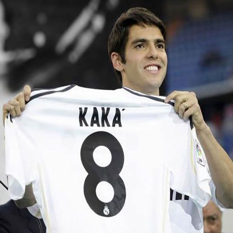 Kaka a declanşat isteria la Madrid. 40.000 de spectatori au asistat la prezentarea oficială