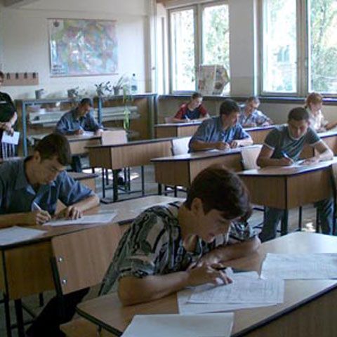 Probleme la Bacalaureat. Elevii au primit subiectele cu aproape două ore întârziere din cauza unei erori de comunicare
