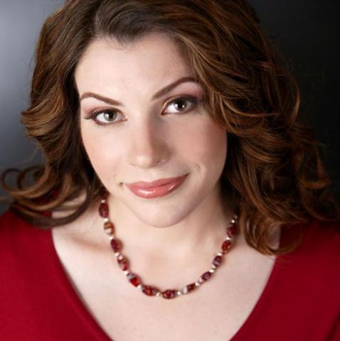 Cititorii lui Stephenie Meyer îi cer scriitoarei să-şi continue saga