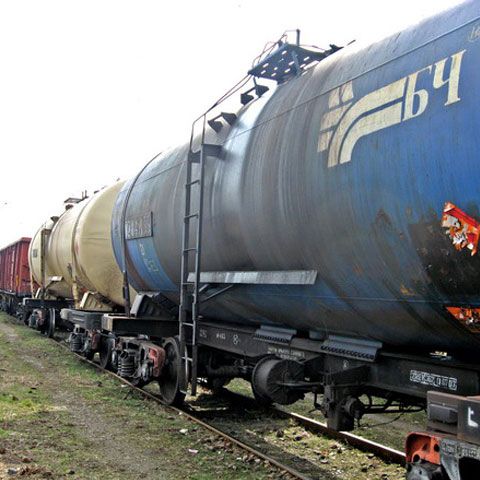 Un vagon încărcat cu benzină a deraiat la Oradea