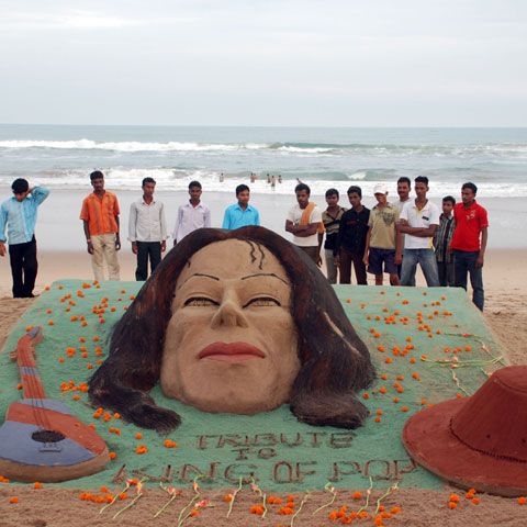 Statui gigante de nisip în India, ca omagiu lui Michael Jackson