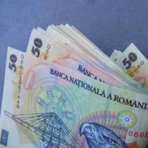 Medicii, profesorii şi farmaciştii din mai multe judeţe nu şi-au primit banii