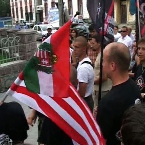 60 de tineri au protestat în faţa Consulatului Ungar din judeţul Harghita 