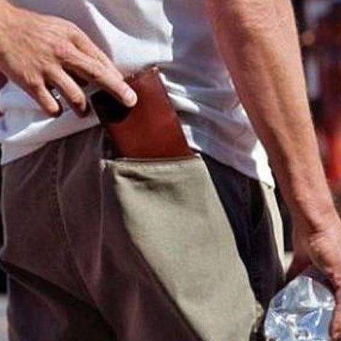 Baloteşti, patria hoţilor, în care cămătarii fac legea 