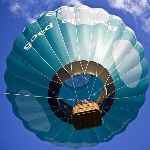 Publicitate aproape de nori