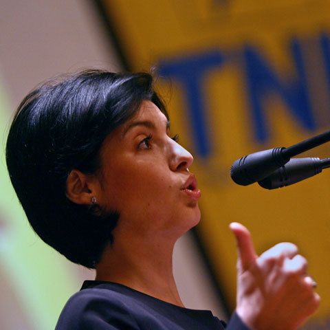 Lavinia Şandru se întoarce la actorie