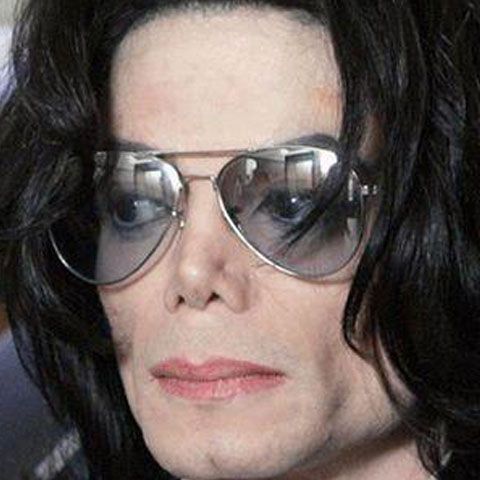 Familia lui Michael Jackson a dezvăluit numele vedetelor prezente la înmormântarea starului. Pe listă s-au aflat Stevie Wonder, Mariah Carey şi Brooke Shields 