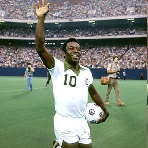 Pele cere ca FIFA să limiteze salariile fotbaliştilor 