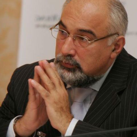 Vosganian: Solicitarea PDL împotriva lui Tăriceanu - intenţie de ascundere a problemelor guvernării