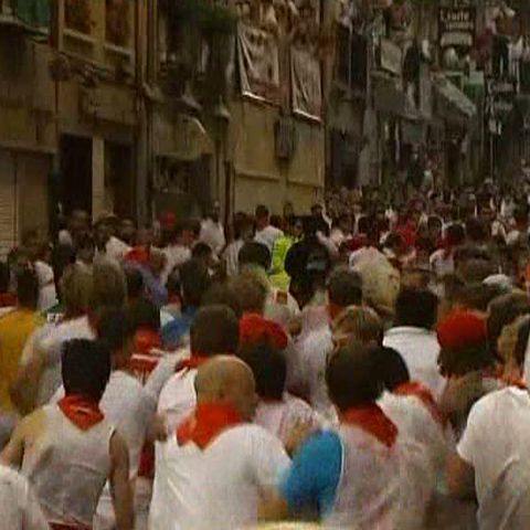 Patru persoane au fost rănite în tradiţionala cursă de alergat tauri din Pamplona
