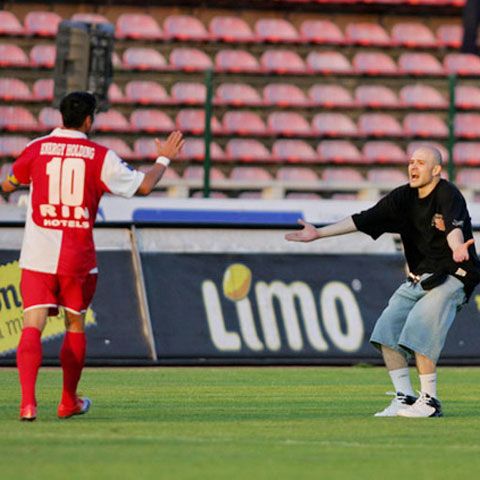 Dinamo, un meci fără spectatori în urma incidentelor de la meciul cu FC Argeş