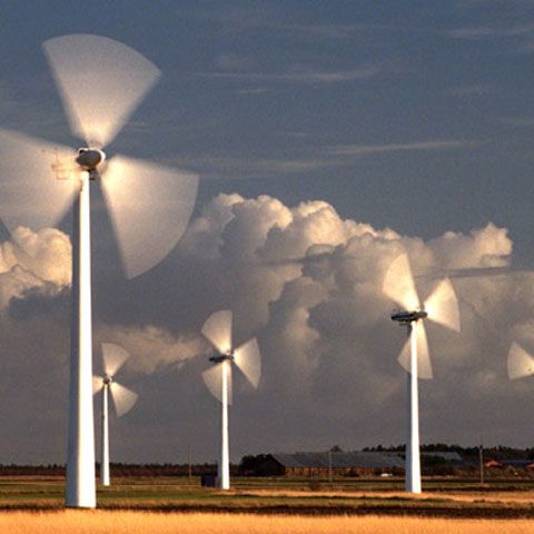 Greenpeace organizează un tur de promovare a energiei regenerabile în România