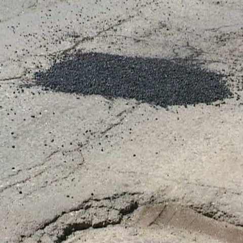 Autorităţile locale din Mureş s-au pus pe asfaltat pentru vizita prezidenţială