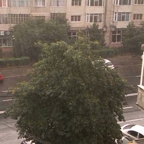 Aproape 500 de gospodării au fost afectate de inundaţii în toată ţara