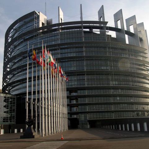 Europarlamentarii români şi-au început marţi noul mandat