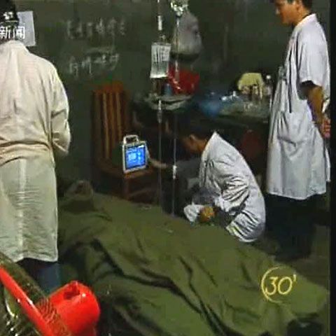 Trei mineri au supravieţuit 25 de zile într-o mină din China 