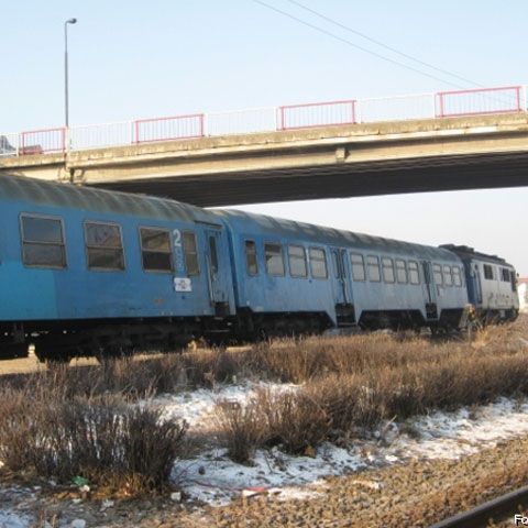 Mai multe trenuri au fost anulate sau deviate din cauza precipitaţiilor abundente pe magistrala Sibiu-Braşov