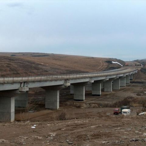 "Soluţia" Autostrăzii Bechtel: viaduct de 250 milioane de euro