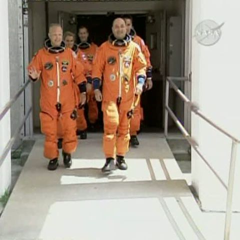 Ghinionul marchează lansarea navetei spaţiale Endeavour: şi a cincea încercare a fost amânată