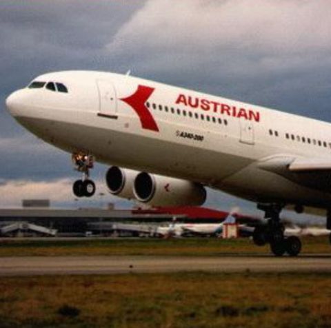 Austrian Airlines ar avea nevoie de 1 miliard euro, dacă negocierile cu Lufthansa vor eşua