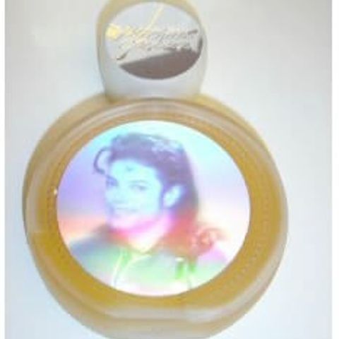 Parfum alterat Michael Jackson, scos la vânzare