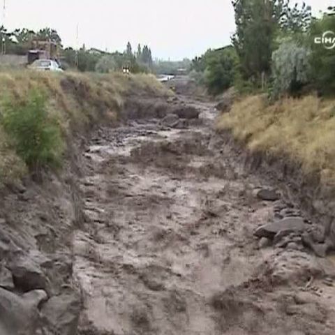 Ploile torenţiale au provocat inundaţii în nord-estul Turciei 