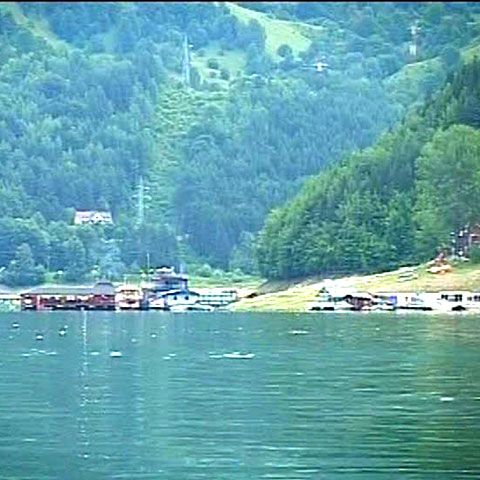 Lacul Bicaz este singurul loc din Moldova unde se pot practica sporturi nautice 