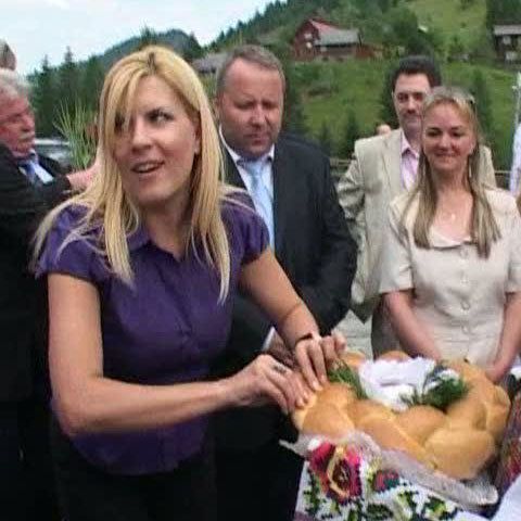 Elena Udrea: România trebuie să profite de pe urma rezervaţiilor naturale. Turistul trebuie învăţat cum să se comporte în ariile protejate