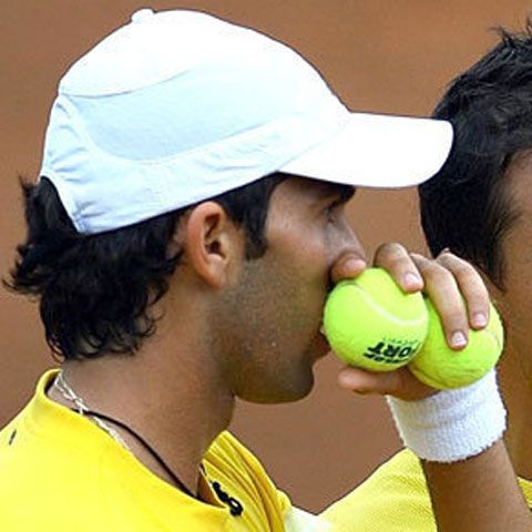 Tenis: Hănescu şi Tecău s-au calificat în sferturi la Stuttgart