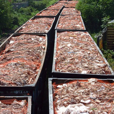 CE: Toate ţările UE trebuie să închidă depozitele neconforme şi să reducă deşeurile depozitate