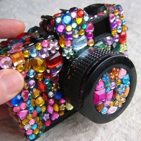 Criza şi stocurile mari prăbuşesc piaţa foto-video cu 50% 