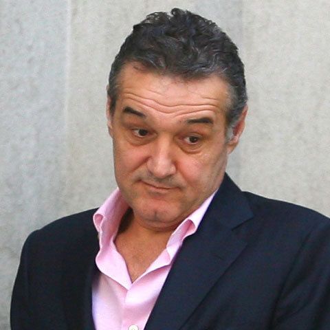 Gigi Becali: Dacă suporterii vor, îi fac statuie lui Lăcătuş în faţa stadionului