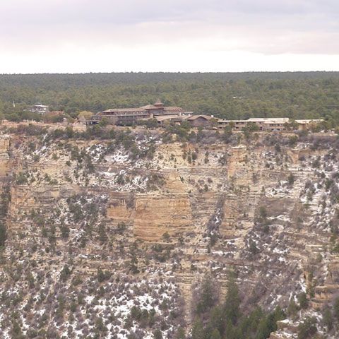 Un român s-a sinucis aruncându-se cu maşina în Marele Canion