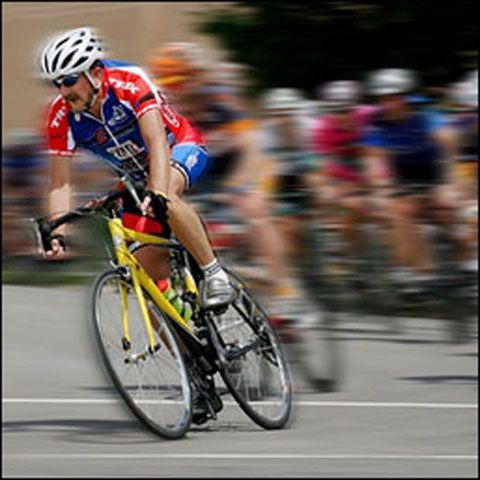 Şoc în Turul Franţei! Un necunoscut a tras trei focuri de armă şi a rănit doi ciclişti 