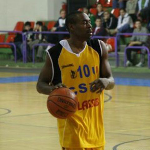 Baschet - Americanul Darnell Clavon este noul antrenor al echipei CSU Sibiu