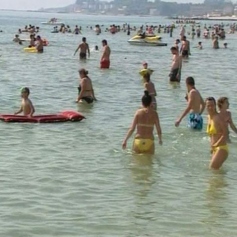 Traian Băsescu este nemulţumit de calitatea serviciilor de pe litoral